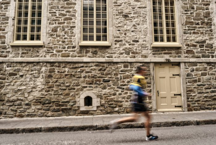 coureur dans la ville de qc